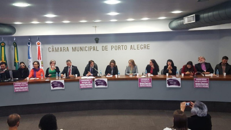 Porto Alegre (RS) – A defensora pública dirigente do Núcleo de Defesa da Mulher (Nudem), Liliane Braga Luz Oliveira, participou, no dia 7 de junho, da instalação da Frente Parlamentar dos Homens pelo Fim da Violência contra a Mulher. Proposta pelo vereado