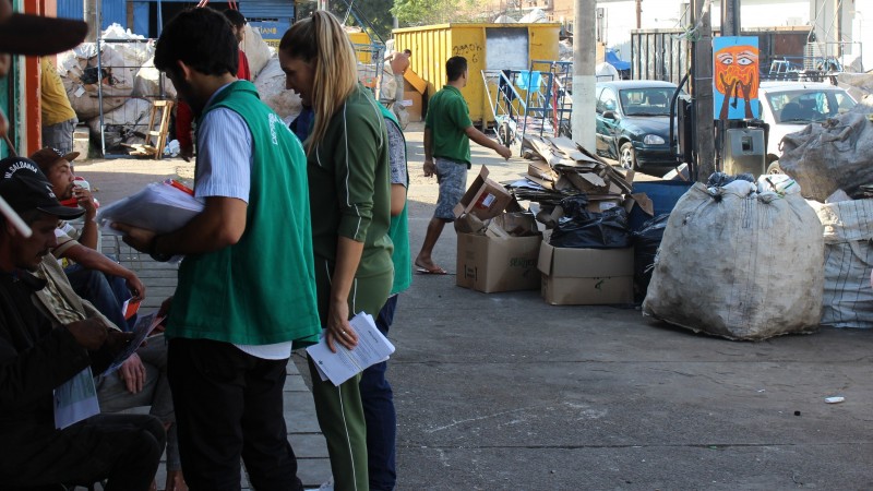 Porto Alegre (RS) – A Defensoria Pública do Estado do Rio Grande do Sul, por meio do projeto Defensoria Itinerante, realizou um mutirão de orientação jurídica e educação em direitos na Vila dos Papeleiros, localizada na Rua Voluntários da Pátria, em de Po
