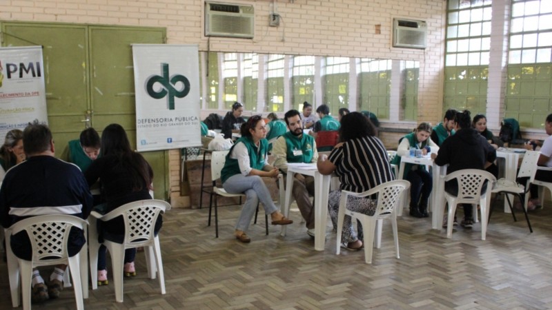 Porto Alegre (RS) – A Defensoria Pública do Estado do Rio Grande do Sul (DPE/RS), com sua unidade móvel, realizou na última terça-feira (25) um mutirão de atendimentos no bairro Restinga, onde foram realizados 26 atendimentos. Esta foi a segunda visita do