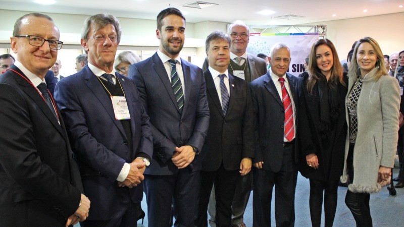 Subdefensora institucional e dirigente do Nudeca prestigiam o II Simpósio Nacional de Educação