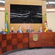 Defensora pública prestigia a posse de quatro novos desembargadores
