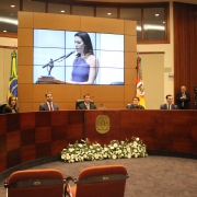 Defensora pública-geral em exercício acompanha posse de novos juízes