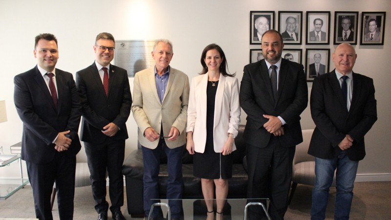 Defensoria Pública, Irirgs e Colégio Registral assinam convênio que vai facilitar o acesso às informações de imóveis no RS