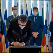 Defensor Público-Geral assina nota conjunta com demais chefes de Poderes e Instituições.