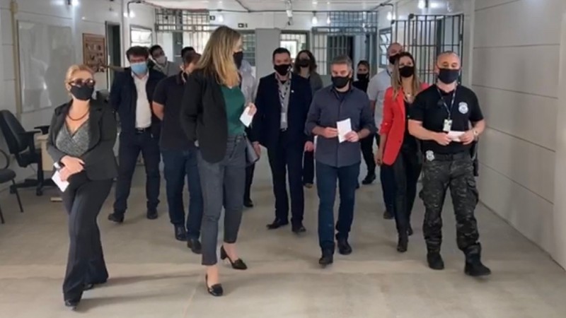 Defensoria Pública acompanha inspeção em obra de novo presídio que funcionará como centro de triagem no Vale do Sinos