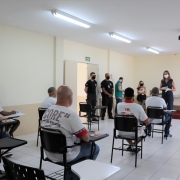 Manual da Liberdade elaborado pela Defensoria Pública é distribuído na Penitenciária de Arroio dos Ratos