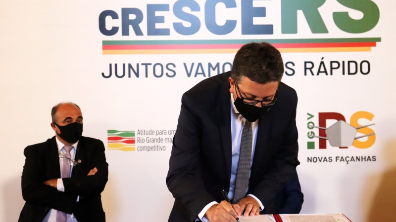 O Defensor Público-Geral, Antonio Flávio de Oliveira, participou da cerimônia e também assinou o termo de renovação