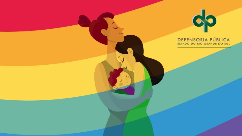 imagem de duas mulheres se abraçando, com um bebê no colo e a bandeira LGBT ao fundo