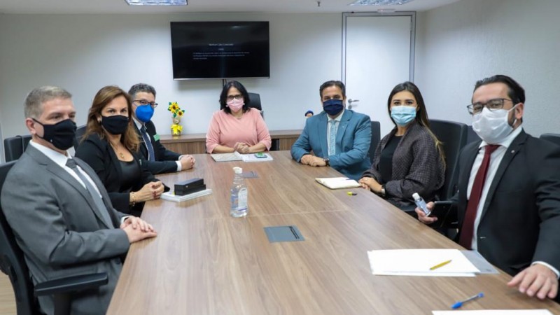 foto com os participantes da reunião