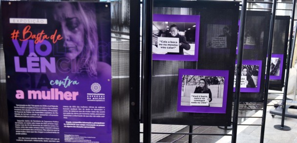 Exposição #BastadeViolência contra as mulheres