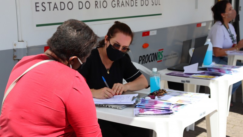 A atividade ocorreu no Largo Glênio Peres, no centro de Porto Alegre, das 10h às 15h.