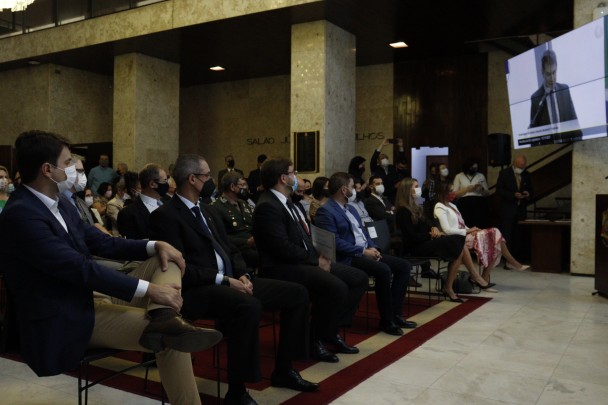Defensores prestigiaram entregas de medalhas nessa semana