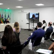 O encontro ocorreu na manhã desta quinta-feira (25), no auditório da DPE/RS, em Porto Alegre. 