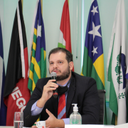 O encontro ocorreu na manhã desta quinta-feira (25), no auditório da DPE/RS, em Porto Alegre. 