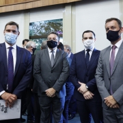 Evento contou com cerca de 100 líderes e representantes dos Três Poderes, de associações civis e de classe