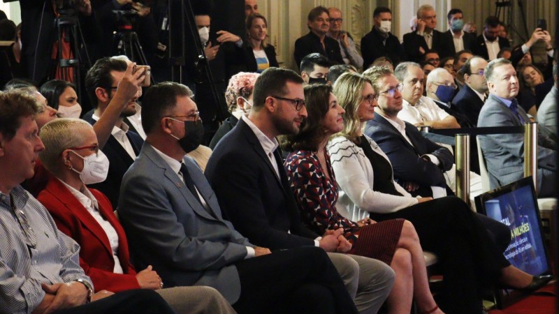 A solenidade ocorreu no Salão Negrinho do Pastoreio, no Palácio Piratini