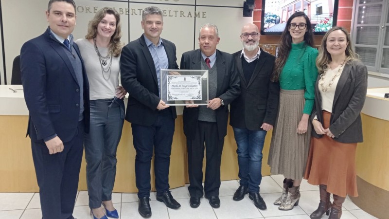 A homenagem ocorreu no Plenário Étore Alberto Beltram da Câmara de Vereadores,