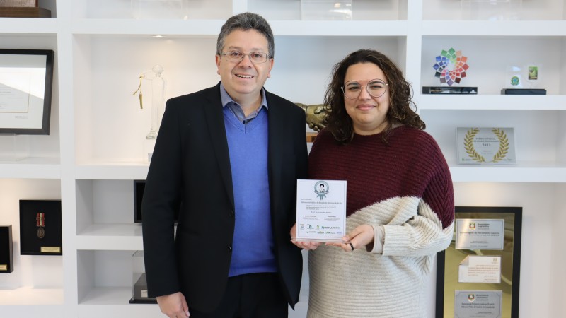 A entrega foi feita pela ouvidora-geral, Marina Ramos Dermann ao defensor público-geral, Antonio Flávio de Oliveira