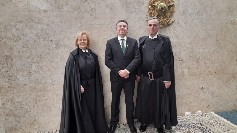 Na mesma cerimônia, o ministro Luís Roberto Barroso tomou posse como vice-presidente da Corte.