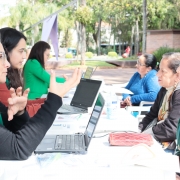 Cinco locais diferentes e mais de 450 pessoas atendidas ou orientadas
