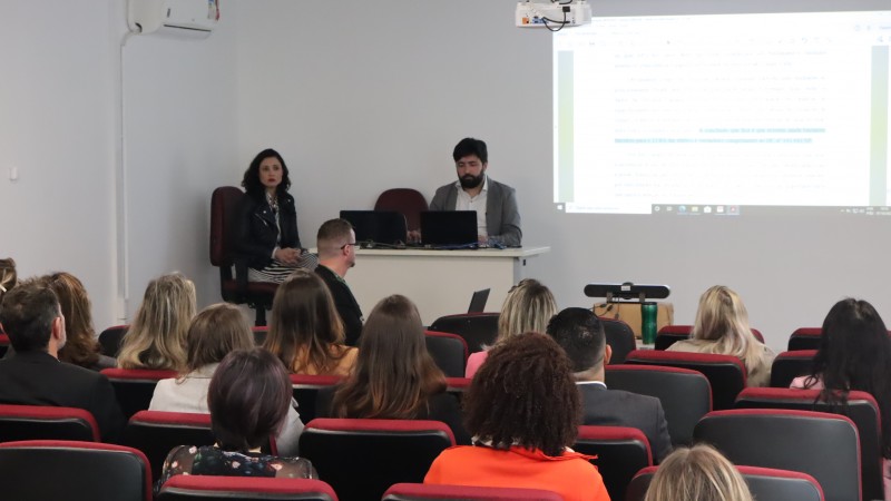 O evento ocorreu no Auditório do 2° andar do prédio-sede da Defensoria Pública e foi transmitido de maneira online  