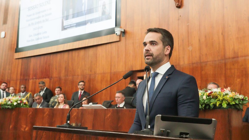 Governador eleito, Eduardo Leite, toma posse em cerimônia na AL/RS