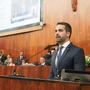 Governador eleito, Eduardo Leite, toma posse em cerimônia na AL/RS