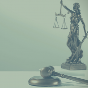 Defensoria consegue absolvição de mulher denunciada por tentar furtar 5 kg de sabão em pó
