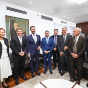 Entrega do projeto de Lei de Diretrizes Orçamentárias 2024 na Assembleia Legislativa