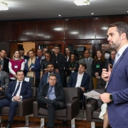 Entrega do projeto de Lei de Diretrizes Orçamentárias 2024 na Assembleia Legislativa