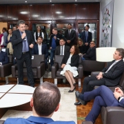 Entrega do projeto de Lei de Diretrizes Orçamentárias 2024 na Assembleia Legislativa