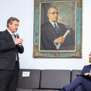 Entrega do projeto de Lei de Diretrizes Orçamentárias 2024 na Assembleia Legislativa