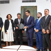 Entrega do projeto de Lei de Diretrizes Orçamentárias 2024 na Assembleia Legislativa