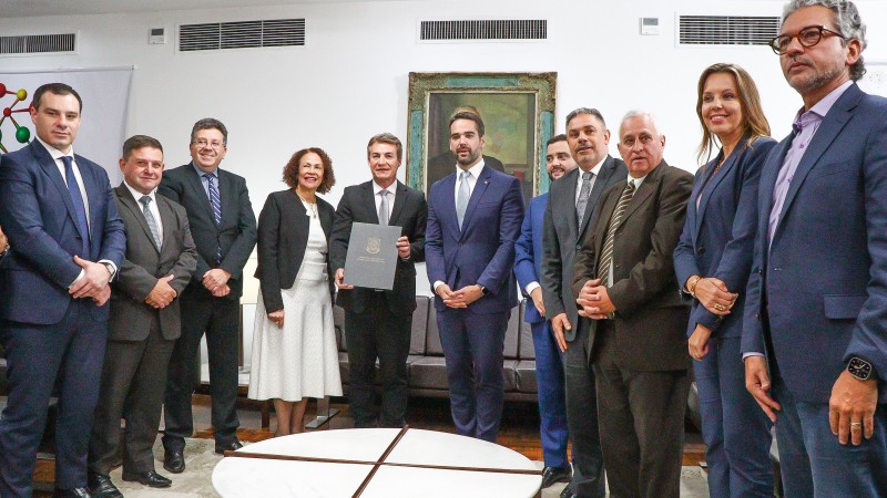 Entrega do projeto de Lei de Diretrizes Orçamentárias 2024 na Assembleia Legislativa