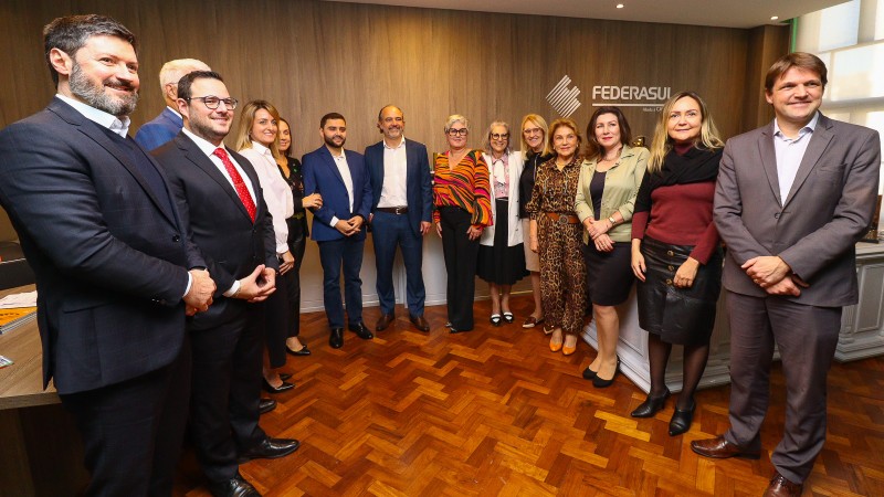 Defensora pública-geral, em exercício, participa de reunião-almoço Tá na Mesa