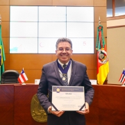 Defensor público-geral recebeu medalha de honra ao mérito durante Encontro Nacional de Corregedores do TJRS