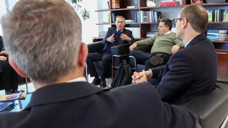 O defensor público-geral do Estado, Antonio Flávio de Oliveira, recebeu a visita institucional do coronel Mário Andreuzza