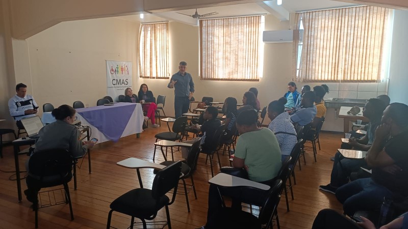 Roda de conversa, em Santa Rosa, foi alusiva ao Agosto Lilás