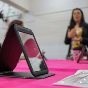 Chamada “Maquiarte”, a iniciativa tem como objetivo resgatar a autoestima das meninas