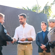 Major Ana Maria Hermes devolveu simbolicamente as chaves da Cadeia Pública para o governador do Estado, Eduardo Leite