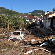 Moradores das cidades afetadas pelos alagamentos não precisam mais fazer cadastro na DPE/RS
