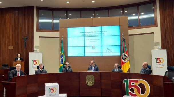 Foto do subdefensor público-geral na solenidade de abertura do Encontro Nacional de Tribunais de Justiça