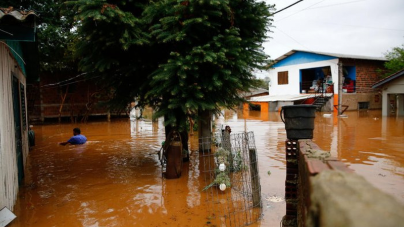 Casas alagadas na cidade de Lajeado