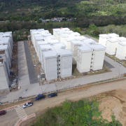 Destinado para famílias de baixa renda, o condomínio foi entregue em 2017 e é financiado pelo programa Minha Casa Minha Vida.
