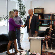 Foto da dirigente do NUDECA, do presidente da FASC e do presidente da FPE