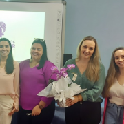 Defensora pública ministra palestra sobre violência contra as mulheres para estudantes do ensino fundamental e médio 