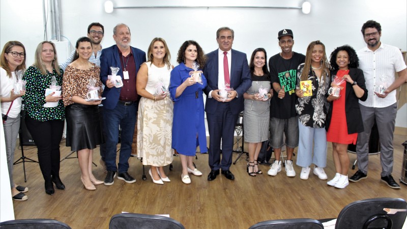Foto dos defensores públicos no concurso criativo da FASE.