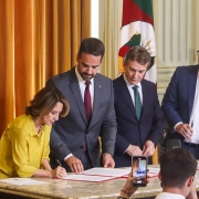 Durante a cerimônia, ainda houve a sansão de quatro projetos de lei da área da educação
