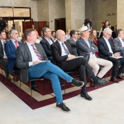 Foto do defensor público-geral e outras autoridades durante a apresentação do Balanço da Gestão de 2023 da ALRS.