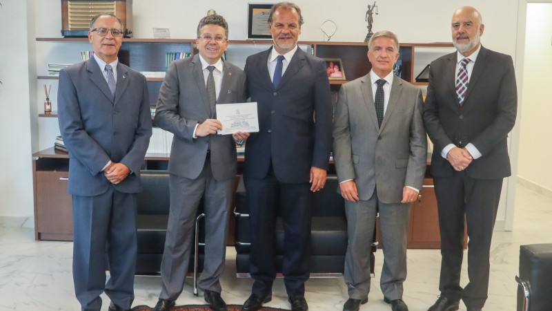 Defensor público-geral recebe visita dos Desembargadores eleitos para gestão 2024/2025 do TJRS